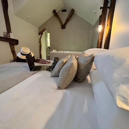 Tamarin & Capucin Suite Balneo โอบาญ ภายนอก รูปภาพ
